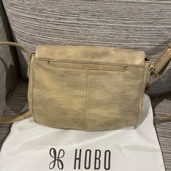 HOBO brand soft gold metallic crossbody bag - Picture 4 of 7